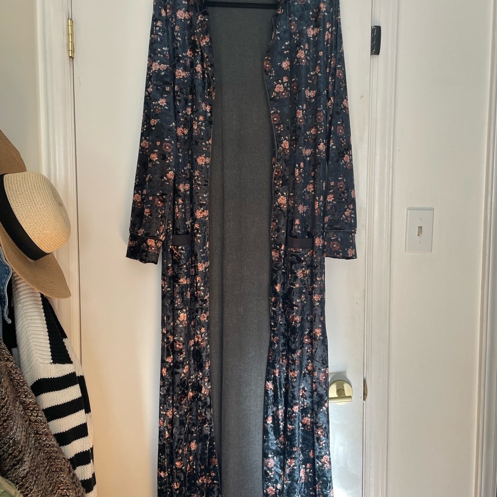 Elegant Floral Women's Cape